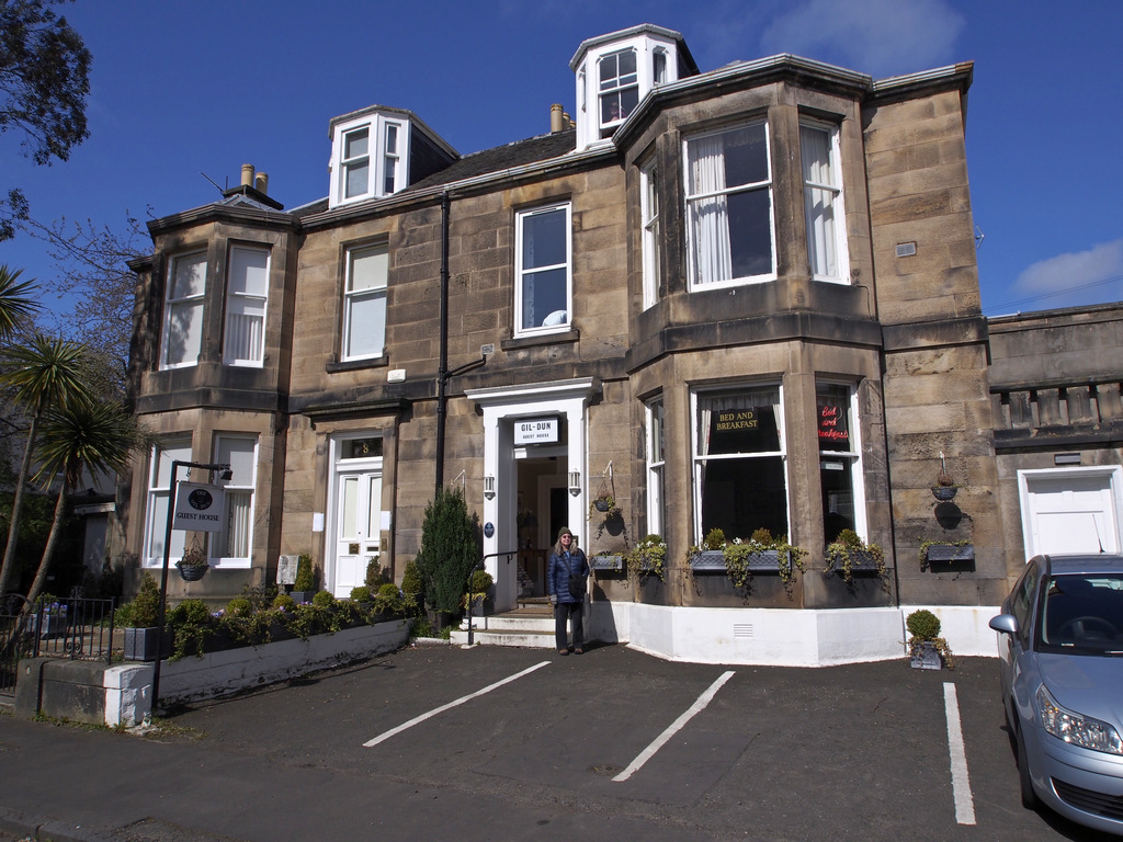 GilDun_0005.jpg - Gil Dun, the guest house near Holyrood Park where we stayed. This is where we first discovered the advantage to a "Full Scottish Breakfast". It keeps you going until dinner.