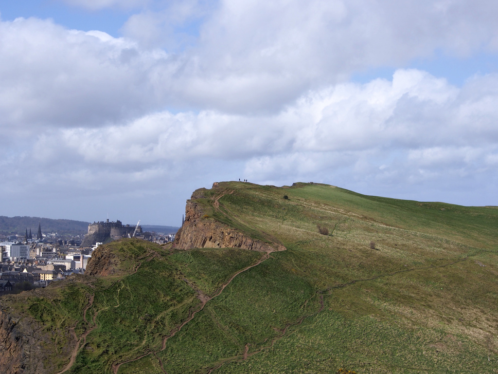 KingArthursSeat_0021.jpg - First thing after a full Scottish breakfast we walked the three blocks to Holyrood Park and headed up Arther's Seat. View from the trail up to King Arthur's Seat.