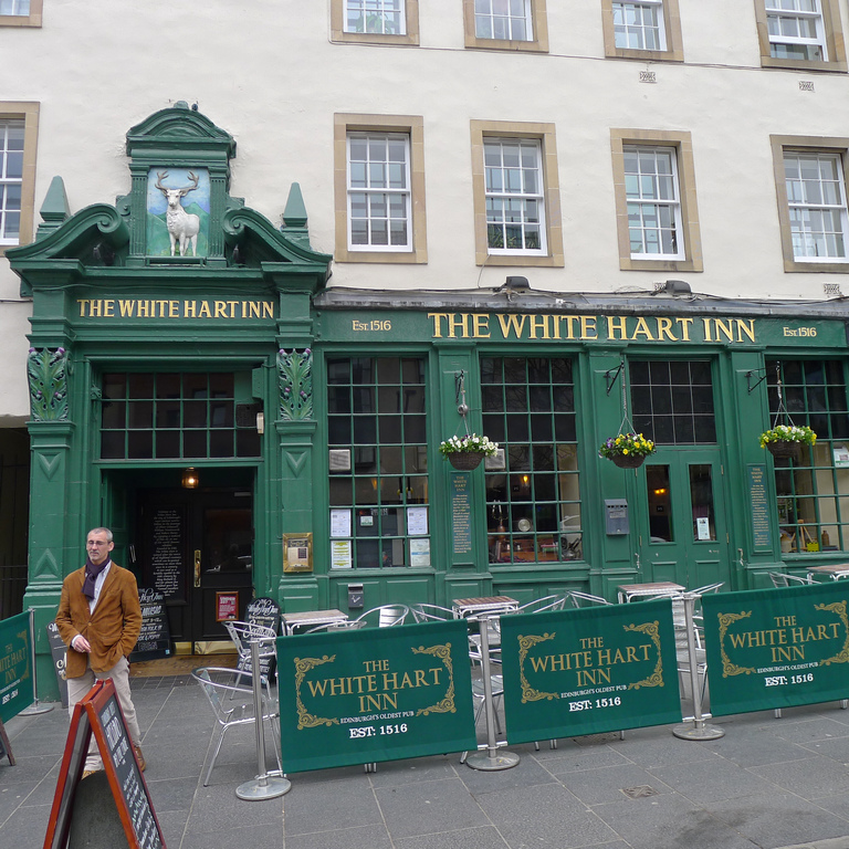 WhiteHart_R0041.JPG - Founded in 1516 this wee pub has seen a lot of history. We had soup.